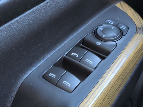 Used 2017 GMC Acadia Denali w/ Technology Package image 23