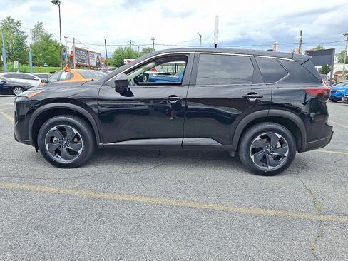 Used 2025 Nissan Rogue SV AWD/4WD image 2