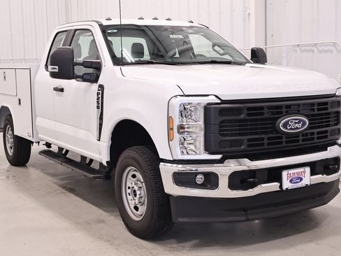 New 2026 Ford F250 XL w/ XL Chrome Package AWD/4WD image 3