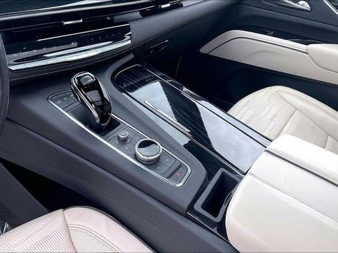 Used 2024 Cadillac Escalade Sport image 17