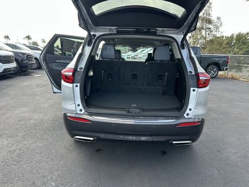 Used 2021 Buick Enclave Essence w/ Sound and Sites Package image 17