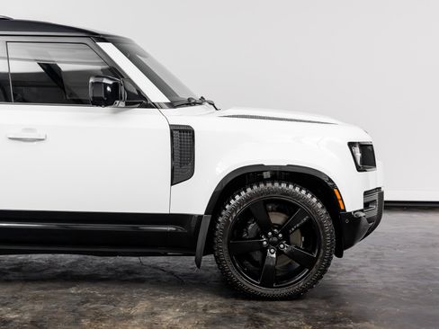 Used 2023 Land Rover Defender 110 X-Dynamic SE AWD/4WD image 21