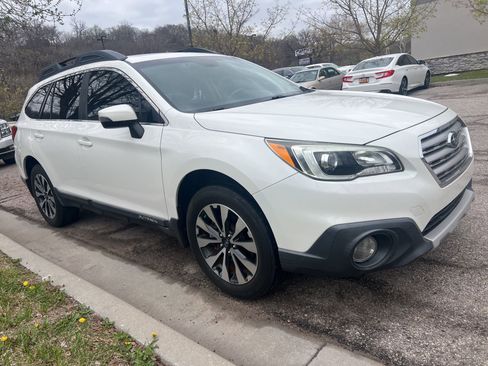 Used 2016 Subaru Outback 2.5i Limited image 3