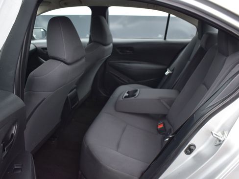 Used 2022 Toyota Corolla LE FWD image 12
