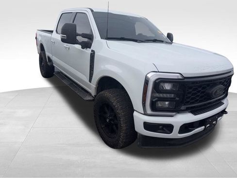 Used 2025 Ford F250 XLT w/ Black Appearance Package AWD/4WD image 10