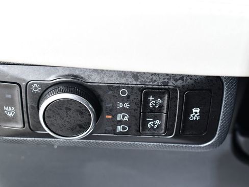 Used 2025 Ford Mustang Mach-E Premium AWD/4WD image 28