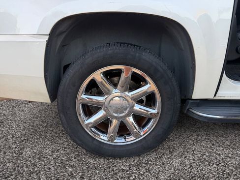 Used 2014 GMC Yukon XL Denali image 14