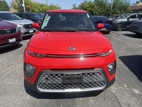 Used 2020 Kia Soul LX image 2