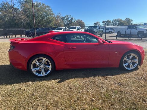 Used 2019 Chevrolet Camaro SS image 8