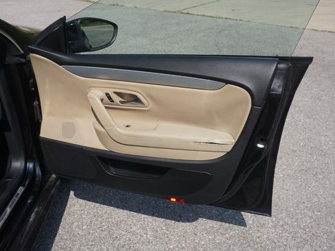Used 2013 Volkswagen CC R-Line FWD image 22