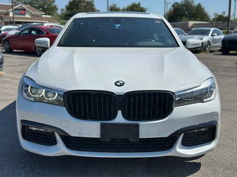 Used 2019 BMW 740i w/ M Sport Package RWD image 3