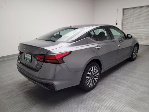Used 2023 Nissan Altima 2.5 SV image 9