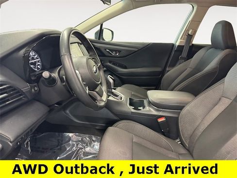 Used 2022 Subaru Outback Premium image 5