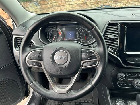 Used 2019 Jeep Cherokee Limited AWD/4WD image 23
