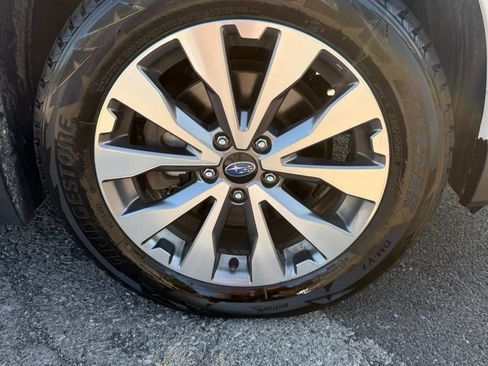 Used 2018 Subaru Outback 3.6R Touring AWD/4WD image 26