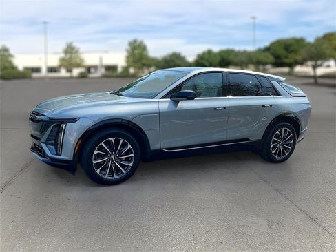 New 2026 Cadillac Lyriq Sport image 3