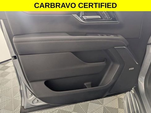 Certified 2025 GMC Yukon Denali AWD/4WD image 10