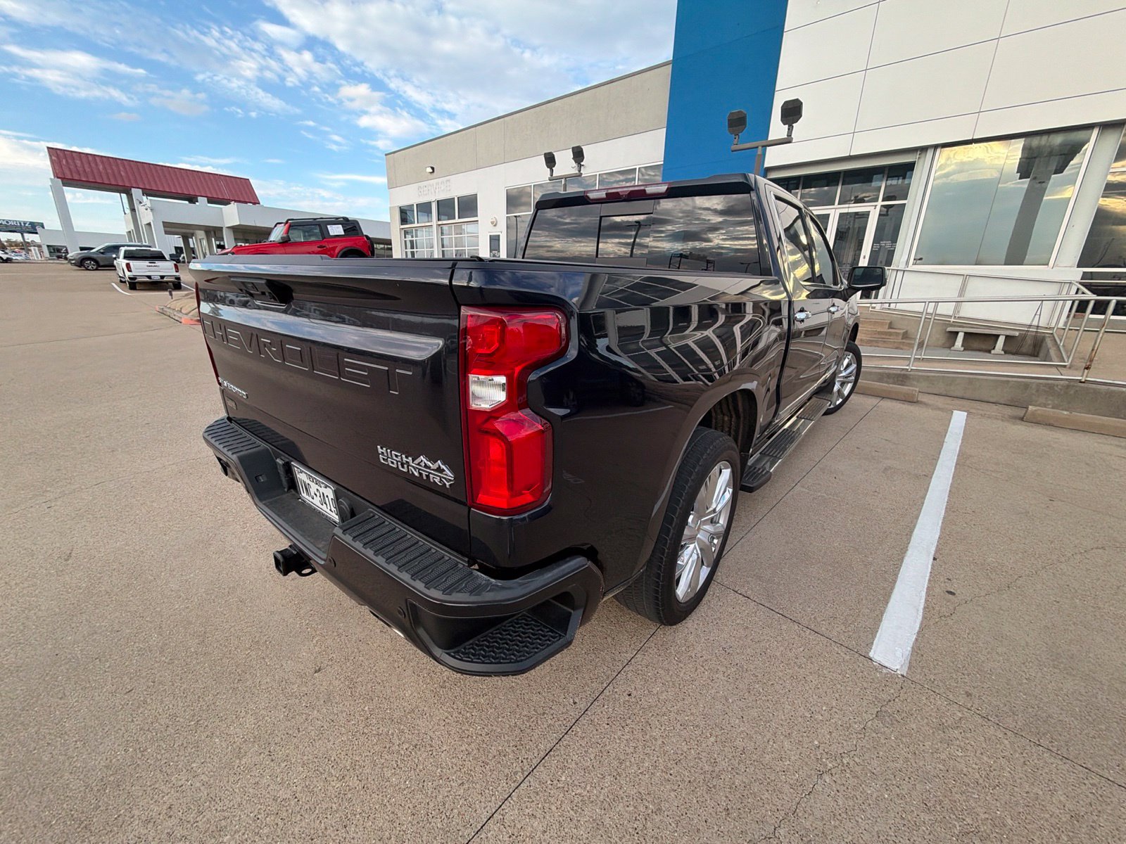 Used 2024 Chevrolet Silverado 1500 High Country w/ High Country Premium Package AWD/4WD image 18
