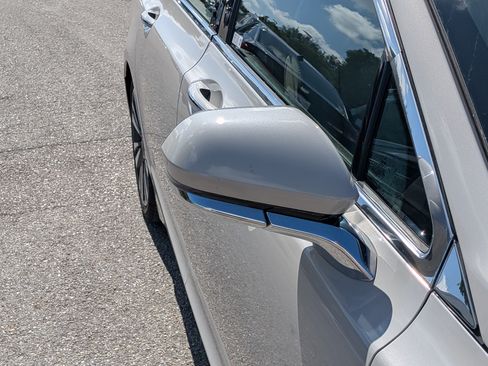 Used 2019 Lincoln MKZ Reserve FWD image 12