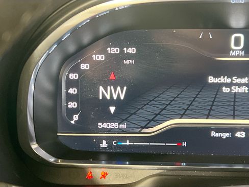 Used 2022 GMC Yukon XL SLE image 12