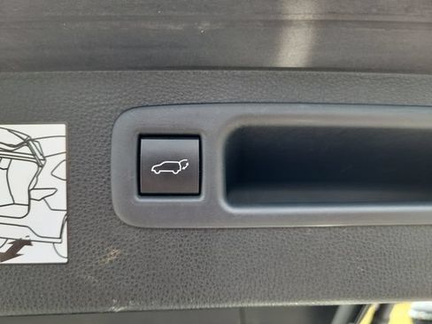 Used 2022 Toyota Highlander Platinum AWD/4WD image 16