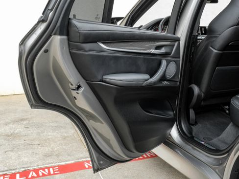 Used 2015 BMW X5 M image 56