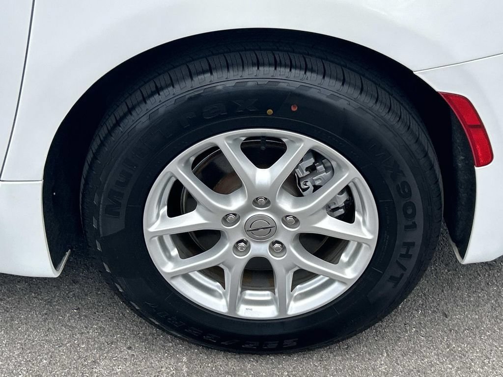 Used 2022 Chrysler Pacifica Touring-L FWD image 17