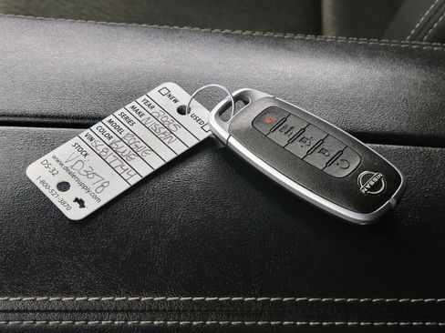 Used 2025 Nissan Rogue SV image 27