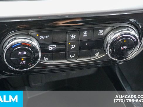 Used 2025 Chevrolet Trax LT w/ LT Convenience Package FWD image 43