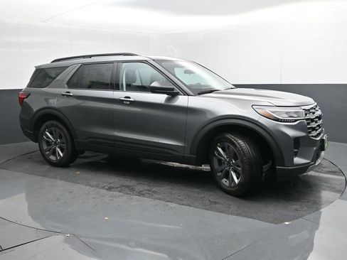 New 2026 Ford Explorer Active w/ Active Comfort Package image 8