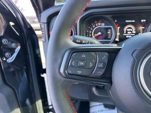Used 2024 Jeep Gladiator Rubicon w/ Technology Group image 22