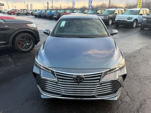 Used 2022 Toyota Avalon Limited image 21