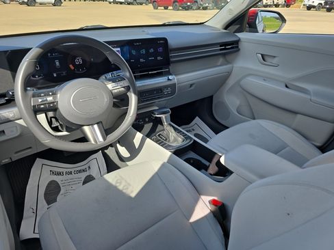 Used 2025 Hyundai Kona SEL image 9