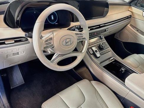 Used 2024 Hyundai Palisade Limited FWD image 9