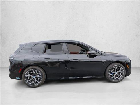 Used 2025 BMW iX M60 image 4