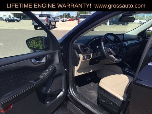 Used 2021 Ford Escape Titanium AWD/4WD image 9