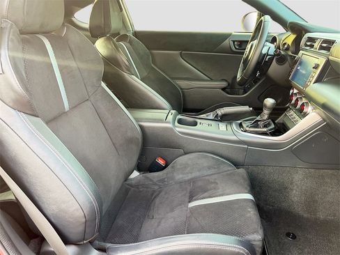 Used 2023 Toyota GR86 Premium w/ ALL Weather Mat Package (TMS) image 26