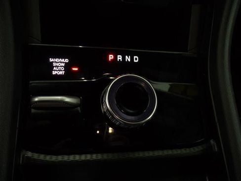 Certified 2025 Jeep Grand Cherokee L Limited AWD/4WD image 12