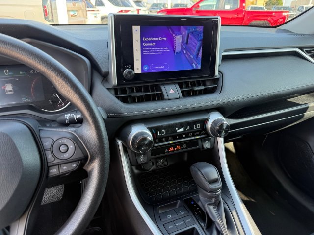 Used 2025 Toyota RAV4 XLE FWD image 16