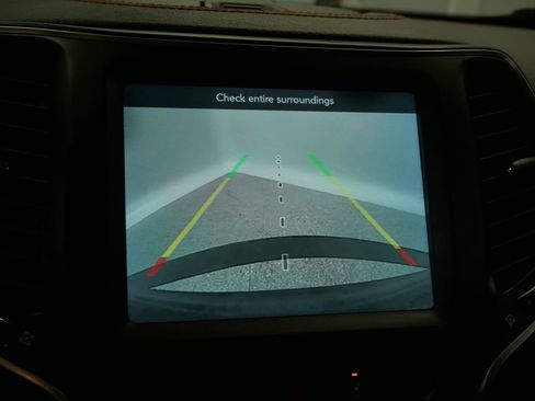 Certified 2022 Jeep Cherokee Trailhawk w/ Comfort/Convenience Group image 35