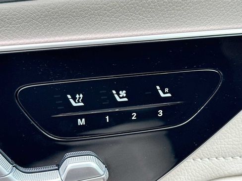 Used 2022 Mercedes-Benz EQS 580 4MATIC Sedan image 21