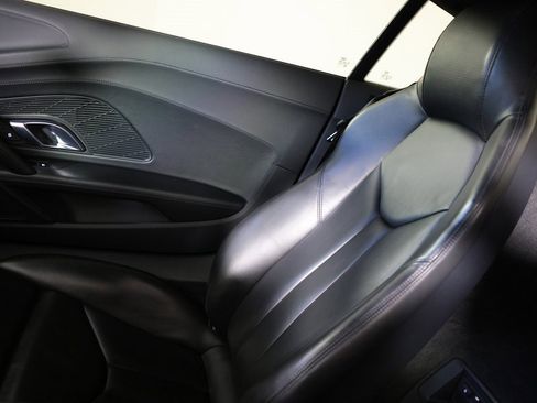 Used 2017 Audi R8 V10 w/ Carbon Exterior Package image 42