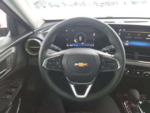 New 2026 Chevrolet Trax LT w/ Sunroof Package image 28