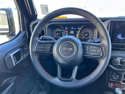 Used 2024 Jeep Wrangler Unlimited Rubicon image 9