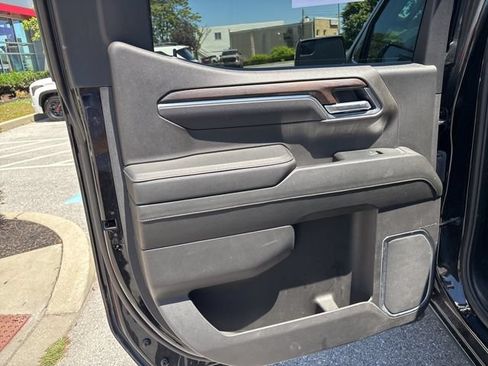 Used 2025 GMC Sierra 1500 SLT AWD/4WD image 16