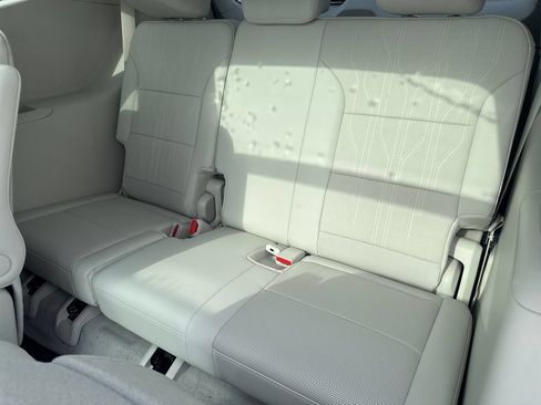 New 2026 Buick Enclave Avenir w/ Super Cruise Package FWD image 12