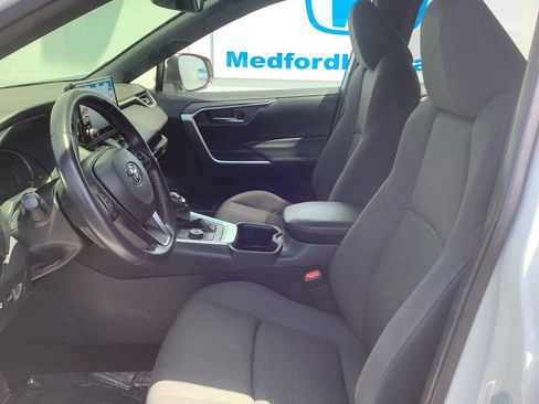 Used 2022 Toyota RAV4 SE w/ Weather & Moonroof Package AWD/4WD image 2