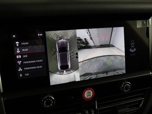 Used 2025 Porsche Macan image 17