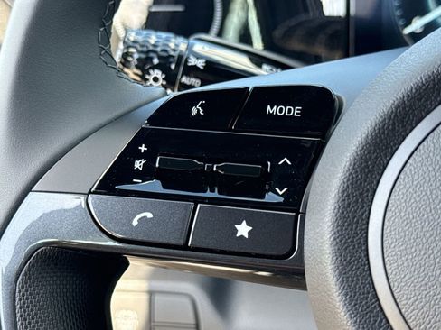 Used 2025 Hyundai Elantra SEL w/ Cargo Package image 24