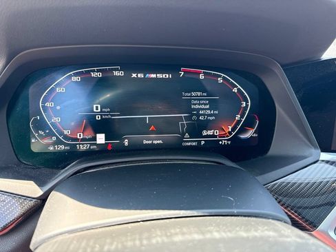 Used 2022 BMW X6 M50i w/ Premium Package AWD/4WD image 15